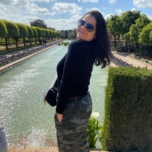 Meet your Posher, Veronica